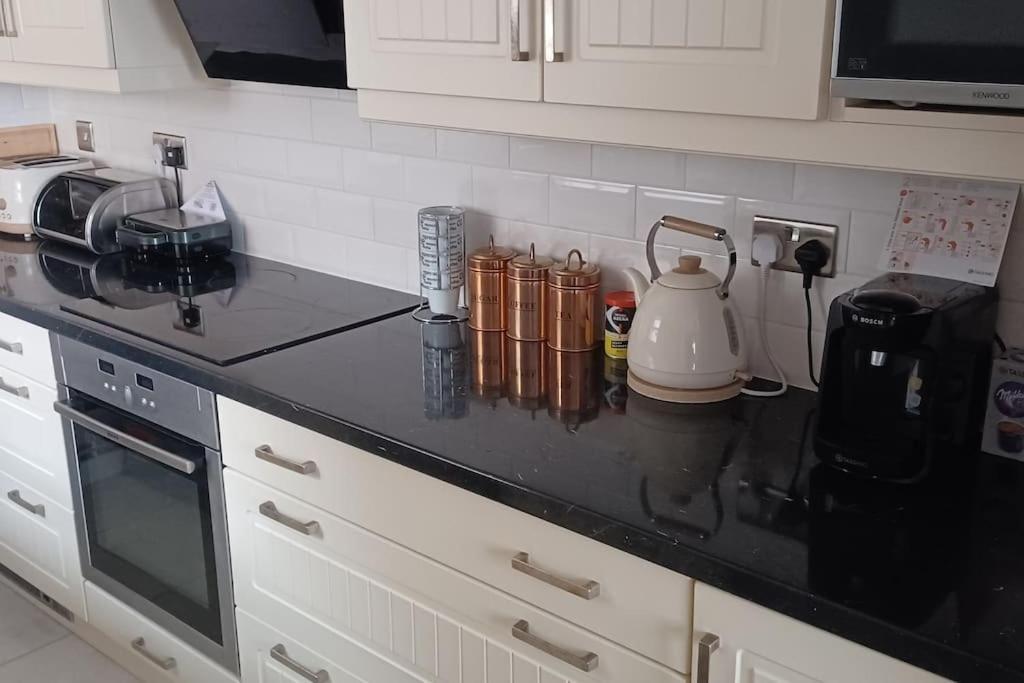 Holiday home Town Centre House Close To Train Station And School