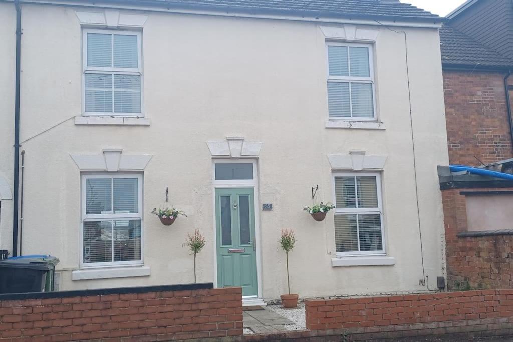 Holiday home Town Centre House Close To Train Station And School *