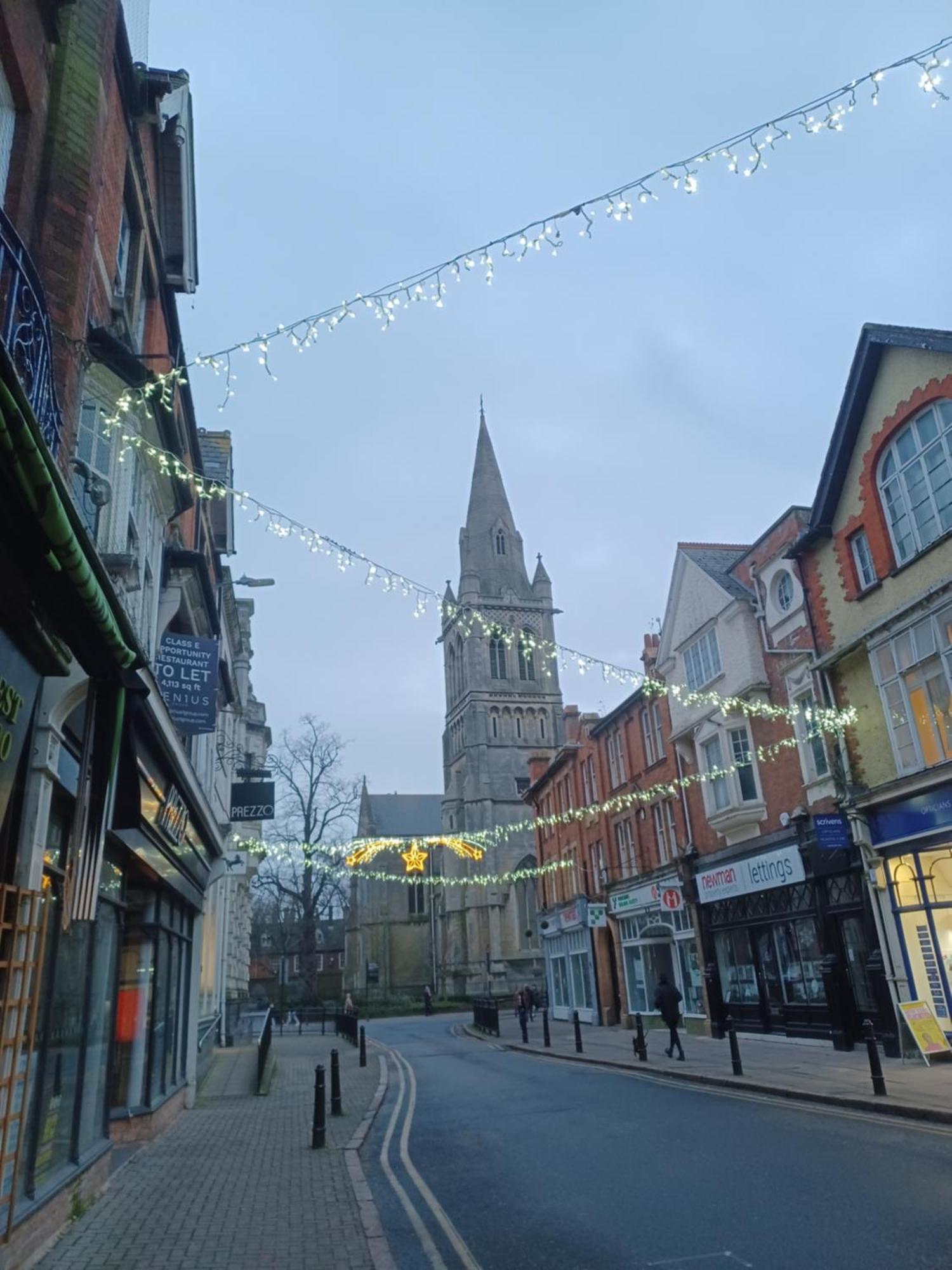 Town Centre House Close To Train Station And School Rugby
