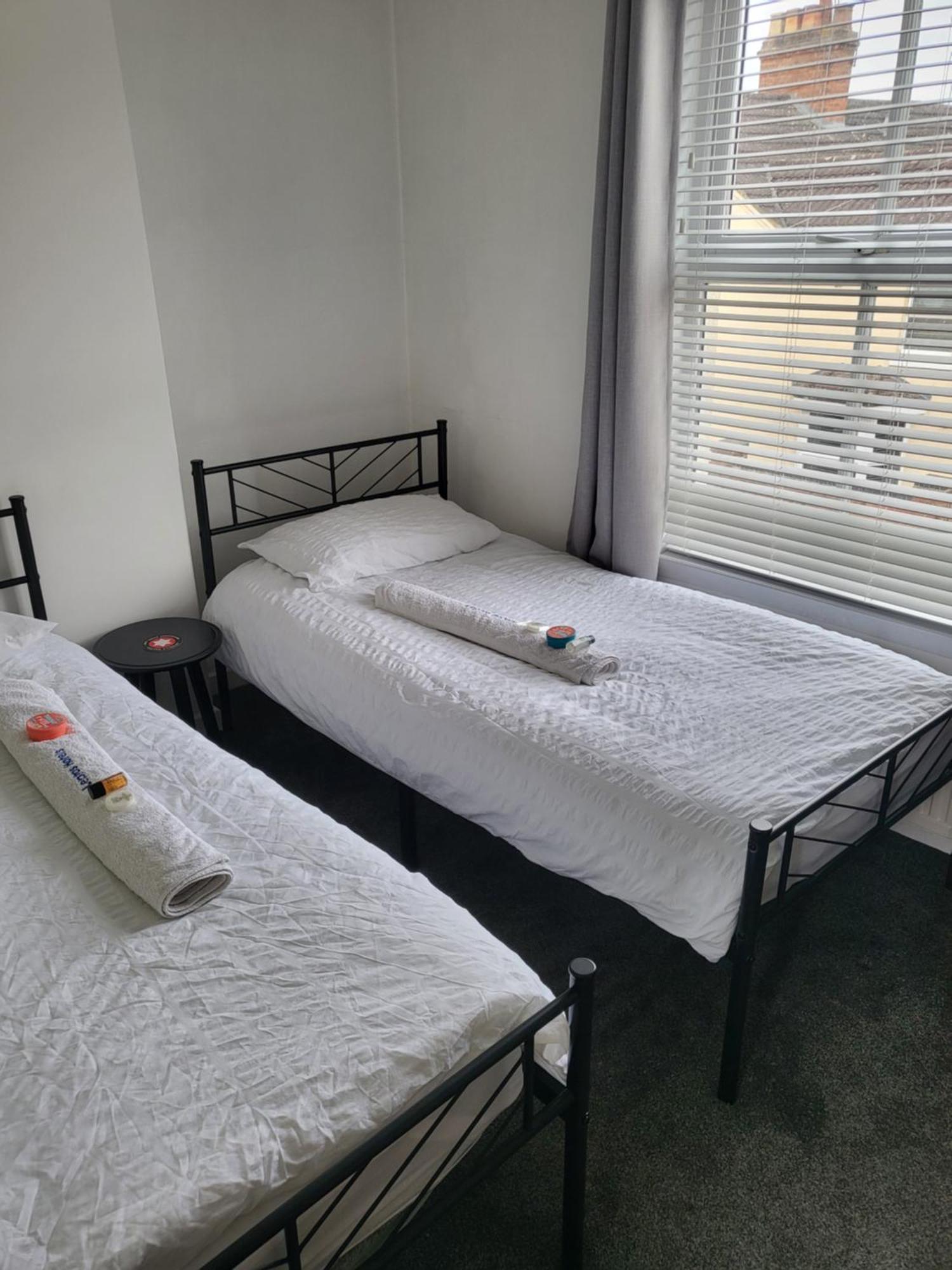 Town Centre House Close To Train Station And School Holiday home